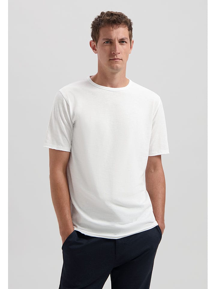 Футболка DSTREZZED, белый
Футболка DSTREZZED, белый