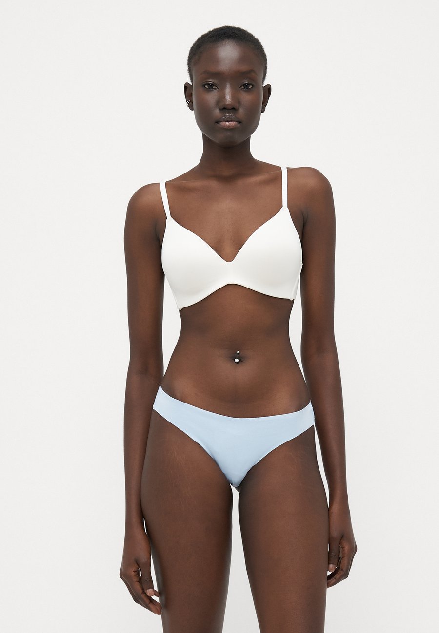 Трусы Anna Field 7 PACK , Blue
Трусы Anna Field 7 PACK , Blue