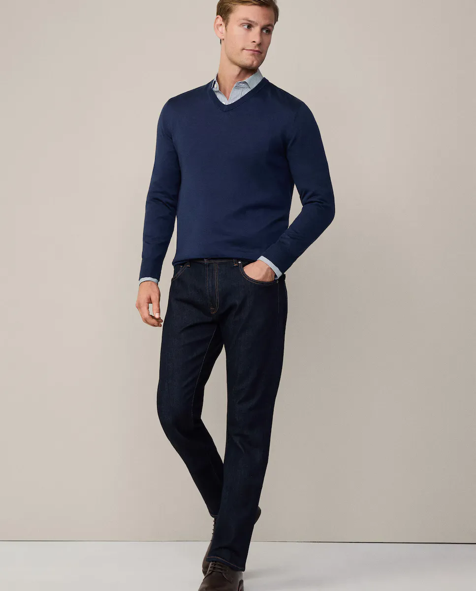 Мужской свитер с V-образным вырезом и заплатками на локтях Hackett, темно-синий
Мужской свитер с V-образным вырезом и заплатками на локтях Hackett, темно-синий