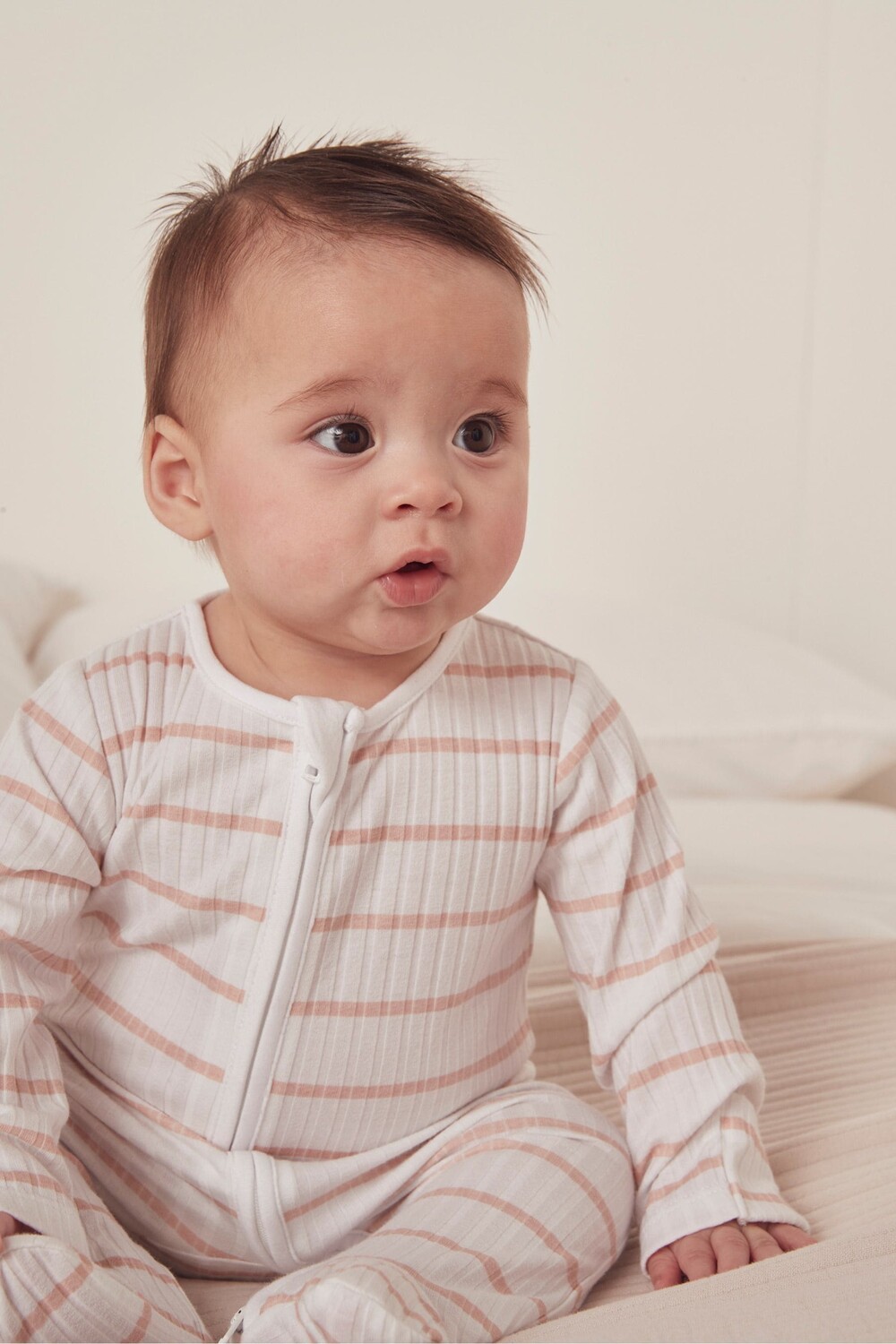 Розовый комбинезон из органического хлопка в полоску на молнии The White Company, розовый
Розовый комбинезон из органического хлопка в полоску на молнии The White Company, розовый