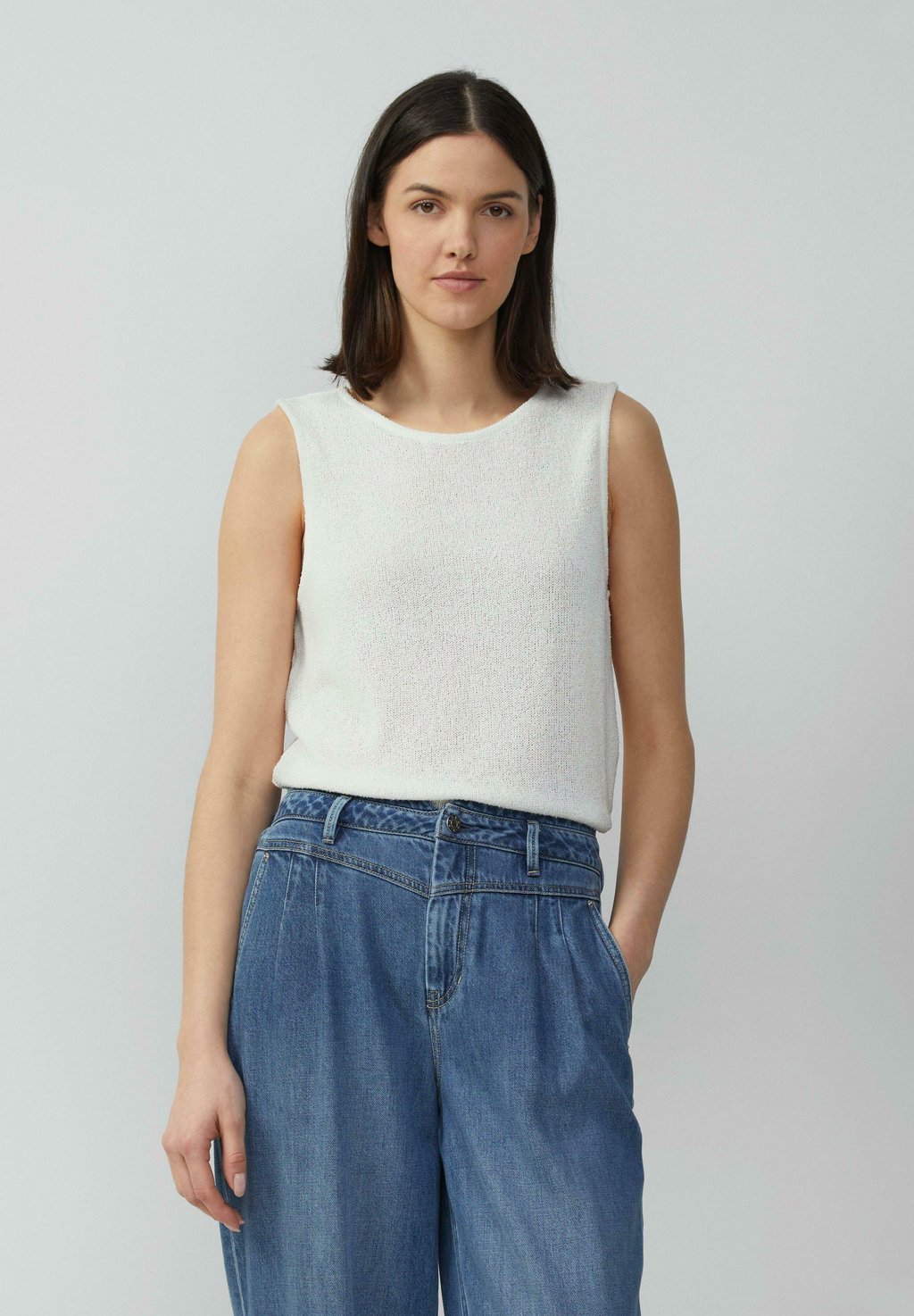 Топ MIT RUNDHALSAUSSCHNITT s.Oliver, кремовый
Топ MIT RUNDHALSAUSSCHNITT s.Oliver, кремовый