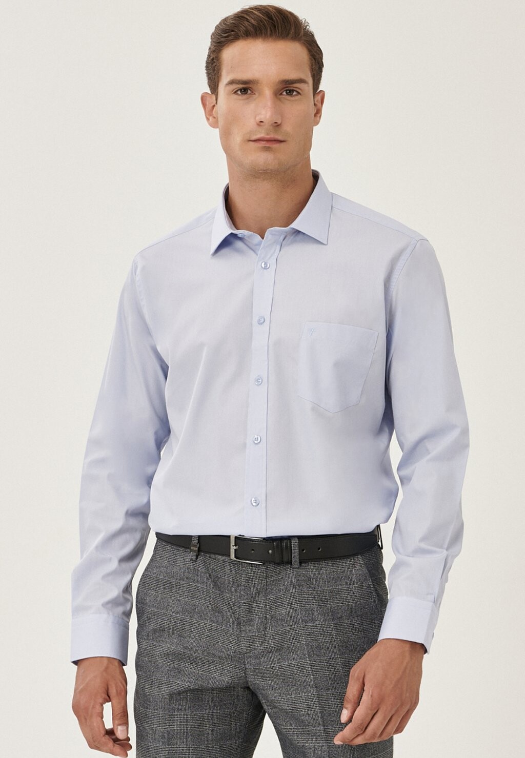 Официальная рубашка COMFORT FIT LONG-SLEEVED CVC SHIRT AC&CO / ALTINYILDIZ CLASSICS, светло-голубой
Официальная рубашка COMFORT FIT LONG-SLEEVED CVC SHIRT AC&CO / ALTINYILDIZ CLASSICS, светло-голубой