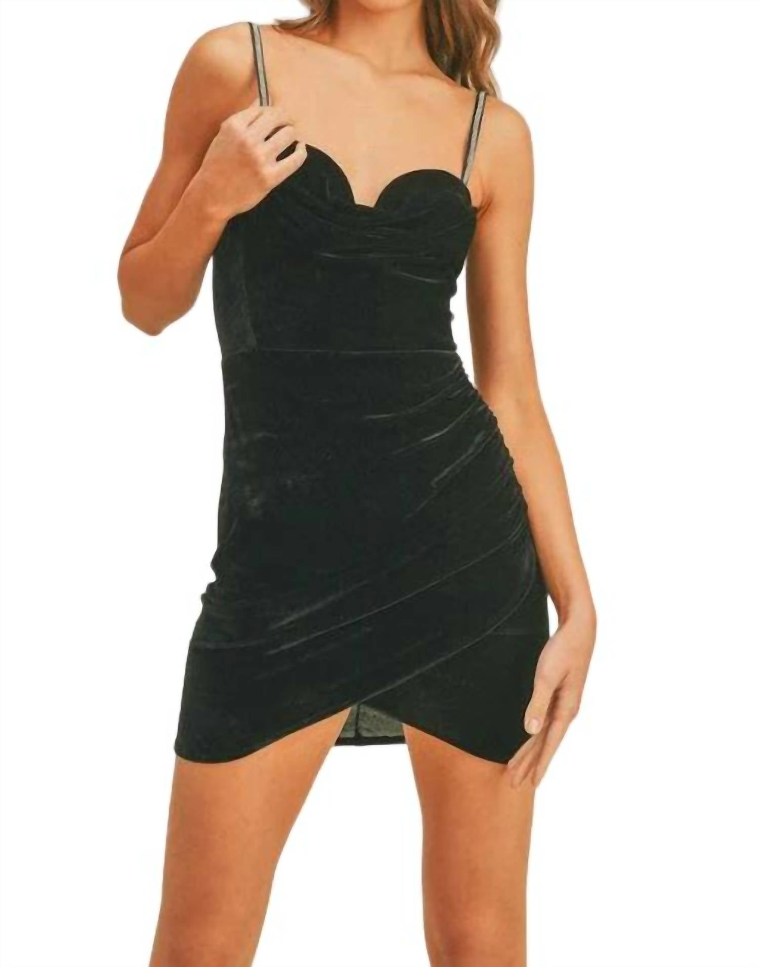 Бархатное мини-платье черного цвета Klesis
Бархатное мини-платье черного цвета Klesis