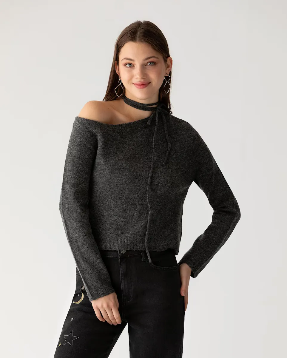 Женский свитер с длинными рукавами и неровной горловиной Noon, серый
Женский свитер с длинными рукавами и неровной горловиной Noon, серый