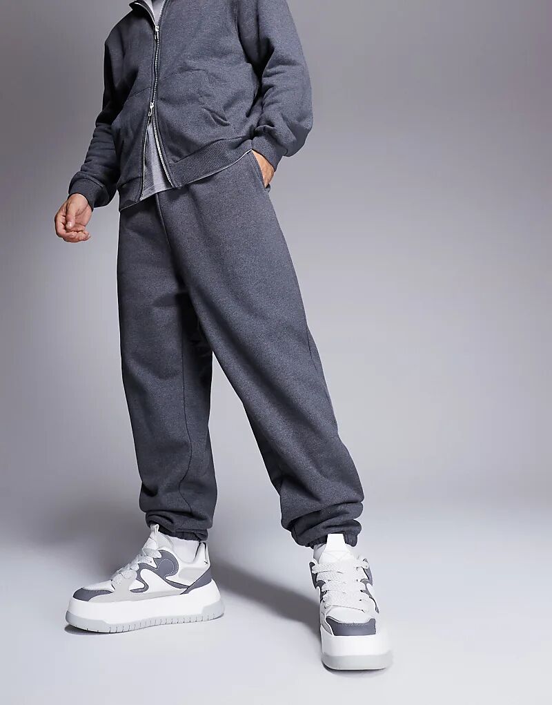 Премиальные тяжелые свободные джоггеры плотностью 400 г/м² в угольно-меловом цвете ASOS DESIGN 
Премиальные тяжелые свободные джоггеры плотностью 400 г/м² в угольно-меловом цвете ASOS DESIGN