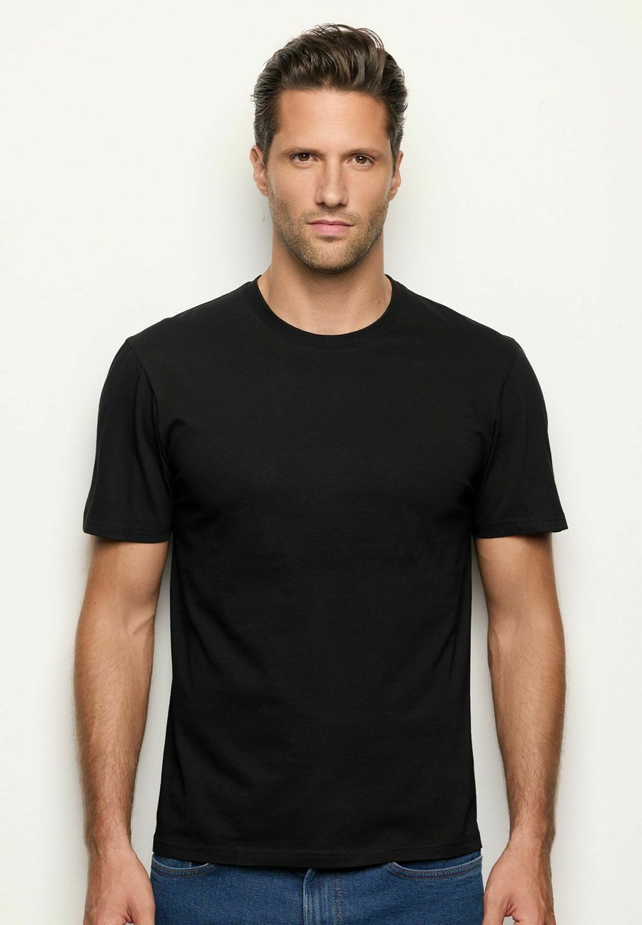 Футболка Yamamay DAILY 3 MULTIPACK, Black (Plain)/Black
Футболка Yamamay DAILY 3 MULTIPACK, Black (Plain)/Black