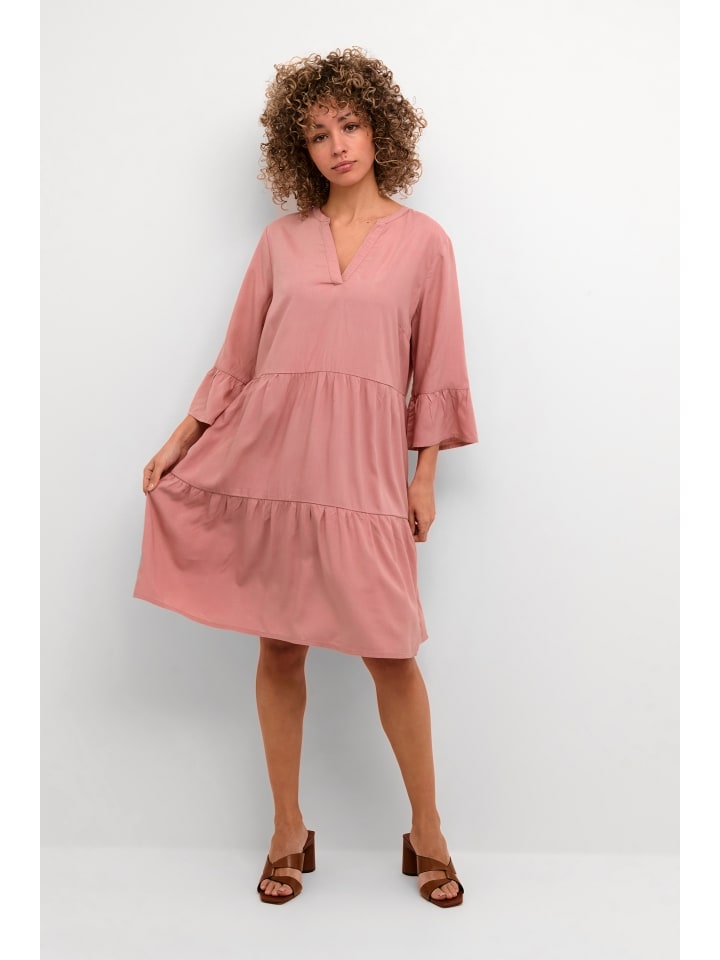 Платье до колена Cream
Платье до колена Cream