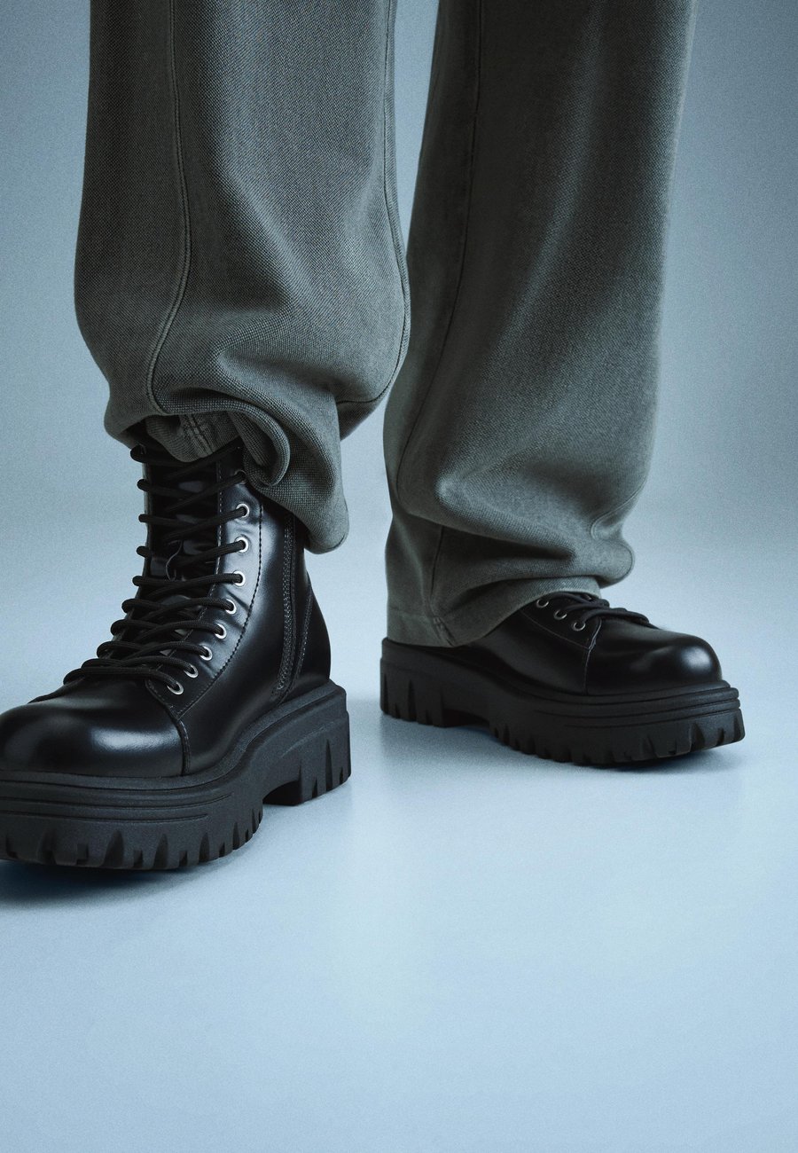 Ботинки Bershka Lace-up ankle boots, Black
Ботинки Bershka Lace-up ankle boots, Black