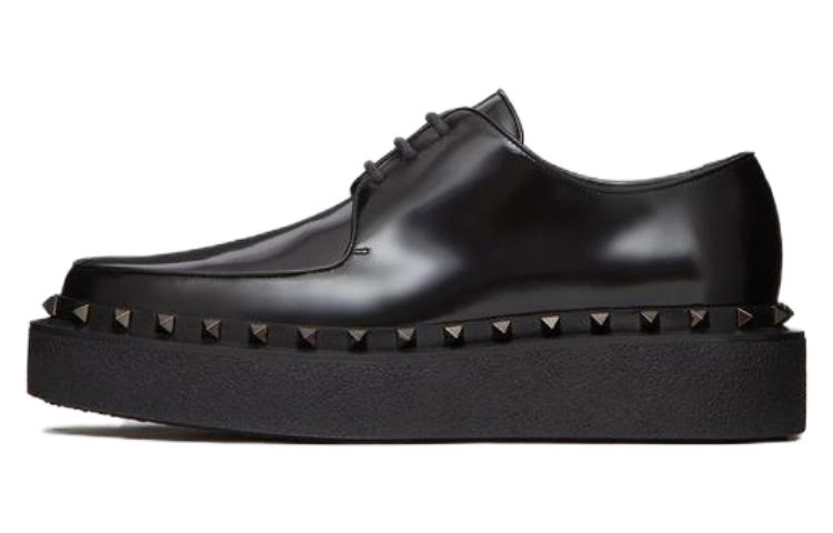 Кежуал обувь ROCKSTUD мужская Valentino, черный
Кежуал обувь ROCKSTUD мужская Valentino, черный