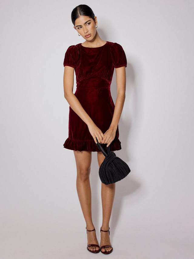 Космическое бархатное мини-платье Nobody's Child, Red
Космическое бархатное мини-платье Nobody's Child, Red