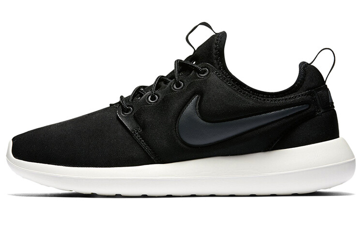 Кроссовки Nike Roshe Two для женщин
Кроссовки Nike Roshe Two для женщин