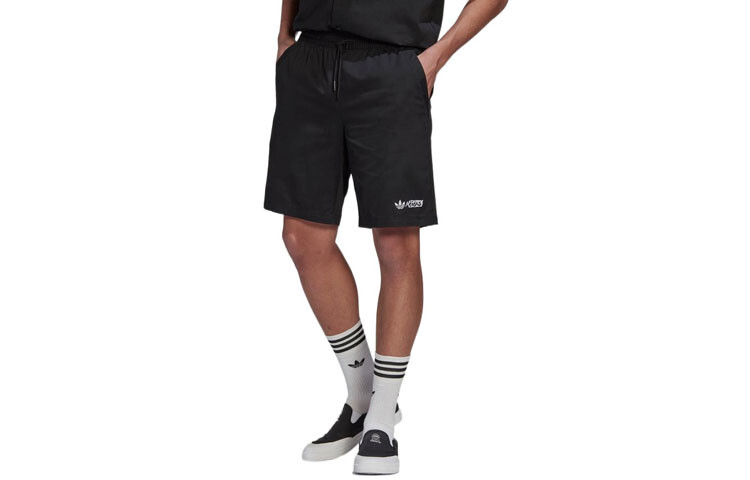 Повседневные шорты мужские черные Adidas Originals, черный
Повседневные шорты мужские черные Adidas Originals, черный