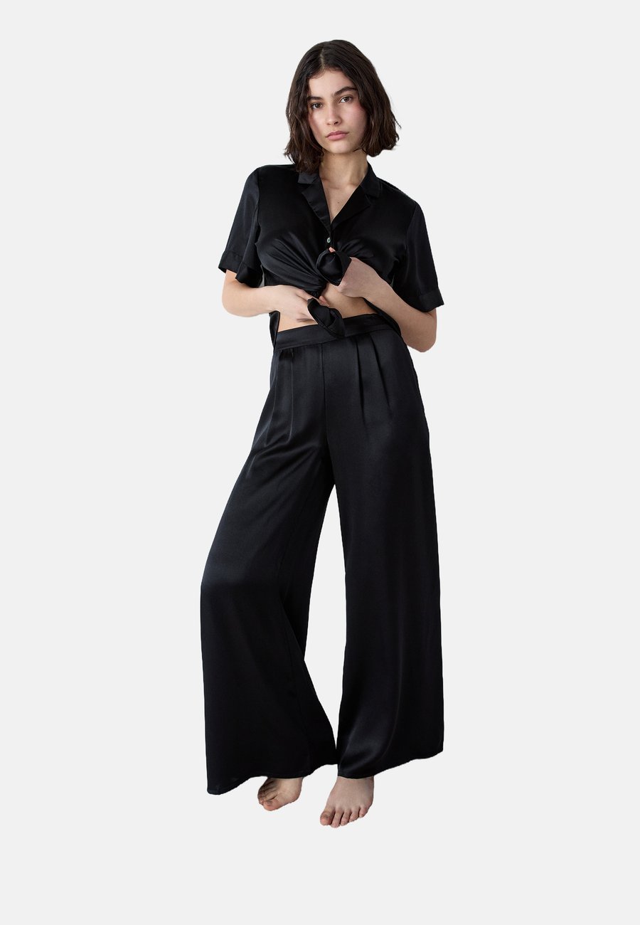 Пижамные брюки Etam PEARLY, Black
Пижамные брюки Etam PEARLY, Black