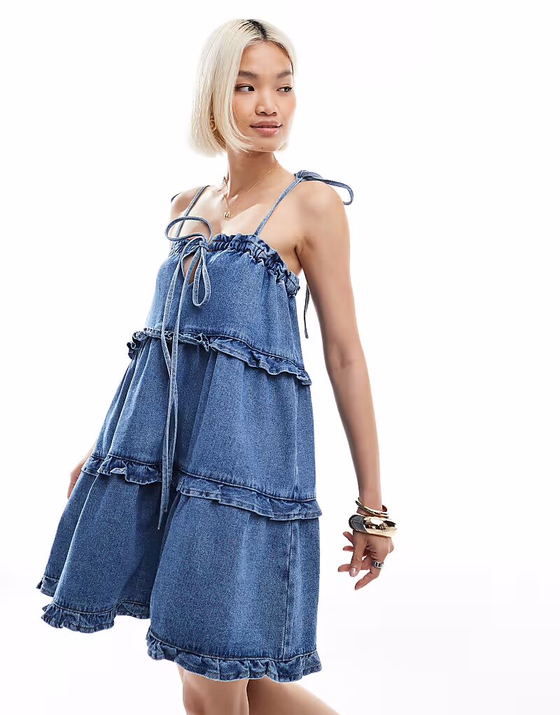 Мисс Селфридж джинсовое платье свободного кроя с оборками, цвет средне-вымытый Miss Selfridge
Мисс Селфридж джинсовое платье свободного кроя с оборками, цвет средне-вымытый Miss Selfridge