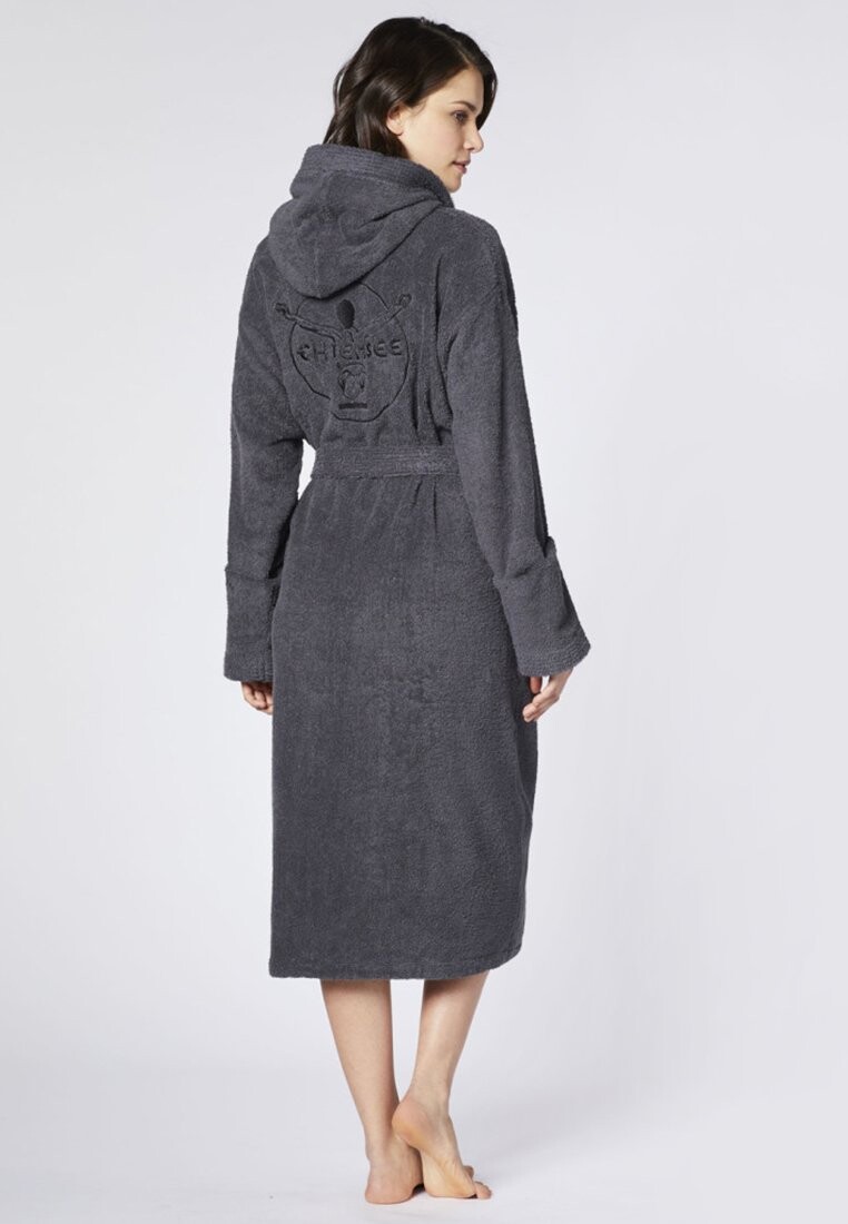 Халат IN WEICHER QUALITÄT Chiemsee, серый
Халат IN WEICHER QUALITÄT Chiemsee, серый