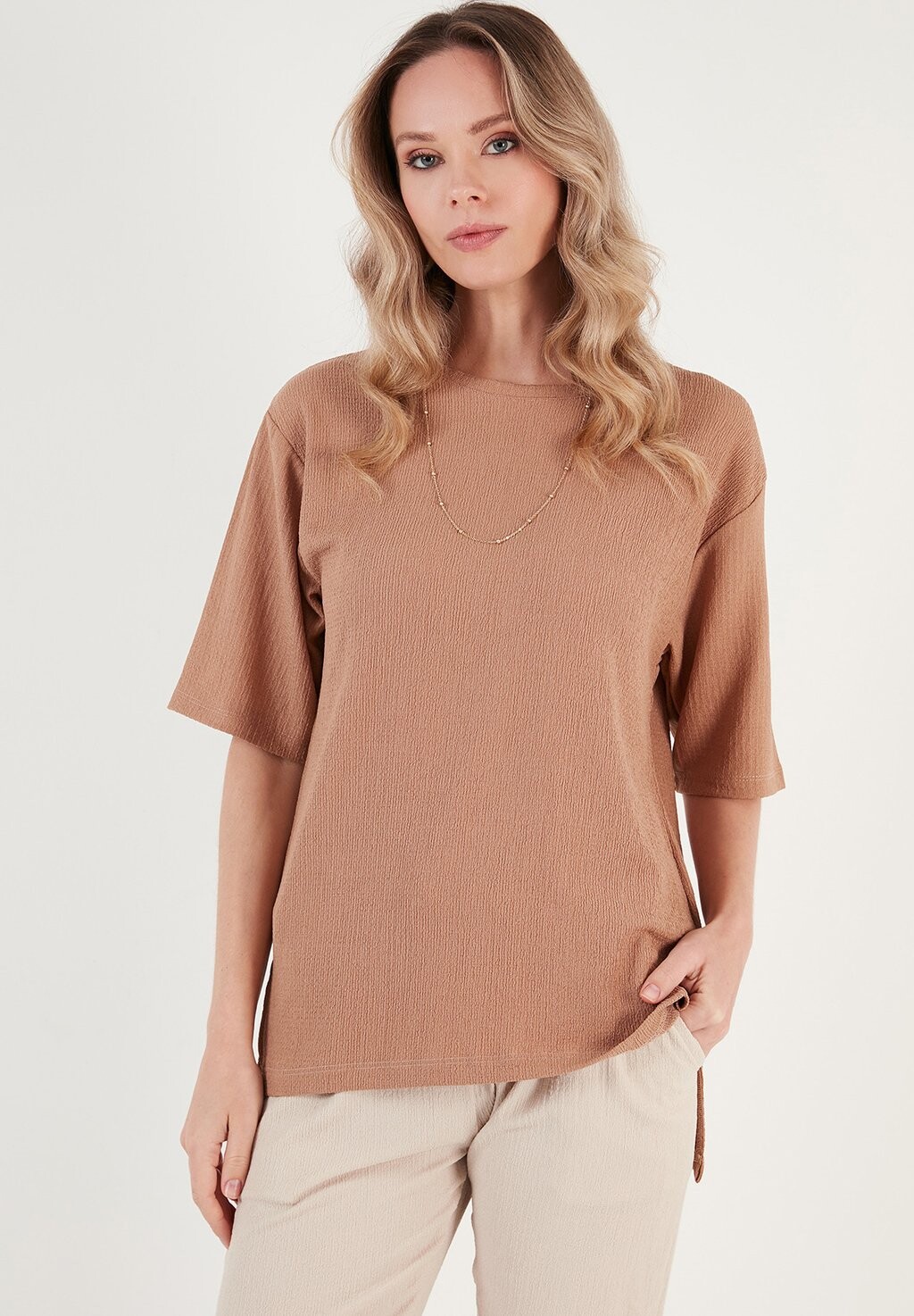 Базовая футболка LELA, светло-коричневый
Базовая футболка LELA, светло-коричневый