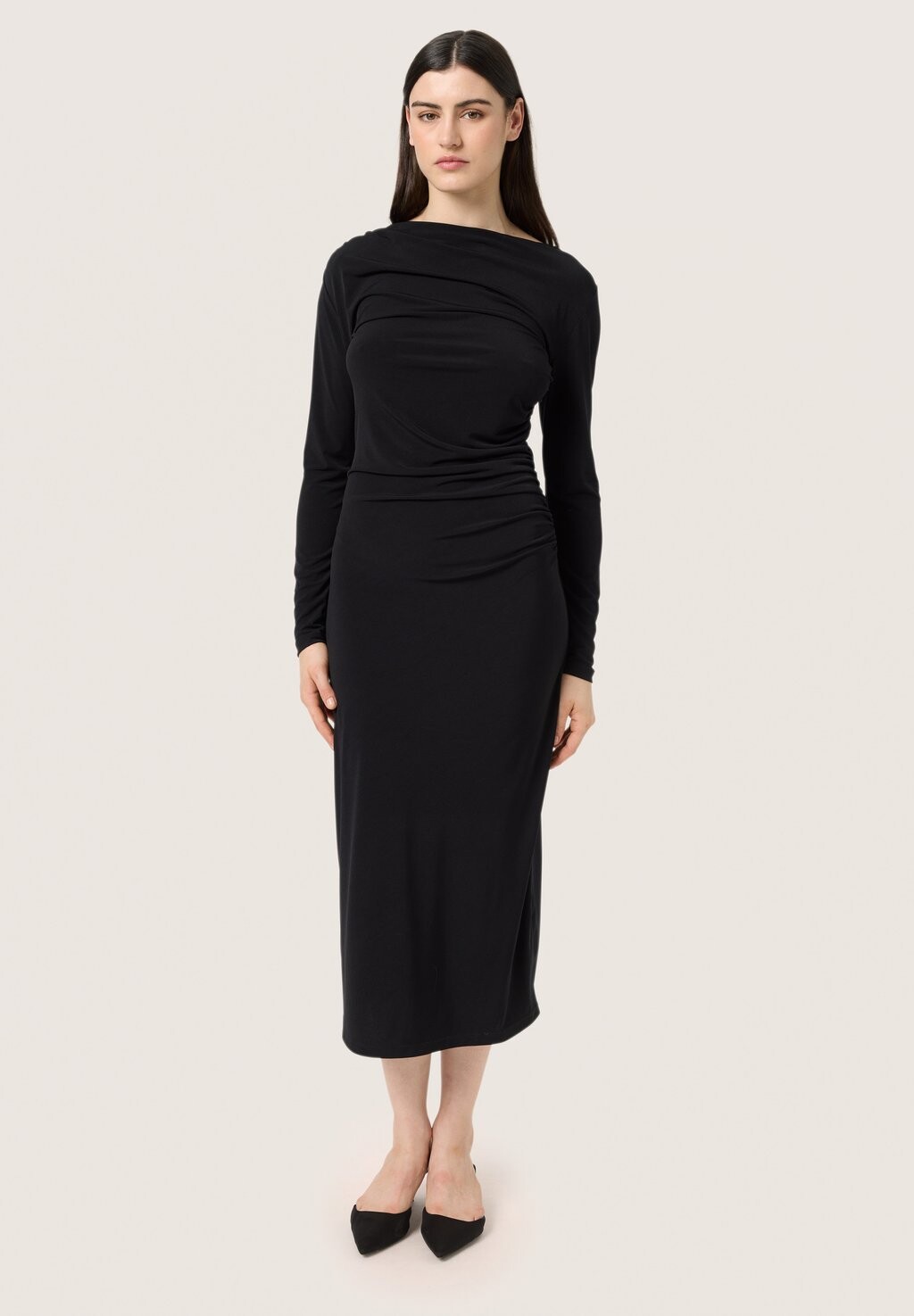 Платье-футляр ADJO Soaked in Luxury, черный
Платье-футляр ADJO Soaked in Luxury, черный