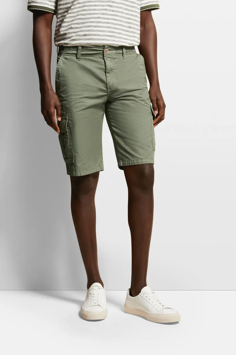 Шорты-бермуды bugatti с накладными карманами, цвет Moos
Шорты-бермуды bugatti с накладными карманами, цвет Moos