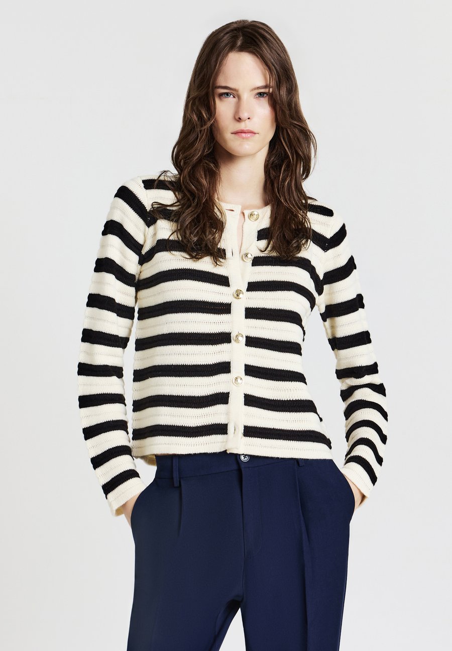 Кардиган Calliope A RIGHE, Var Ultrablack/Black
Кардиган Calliope A RIGHE, Var Ultrablack/Black