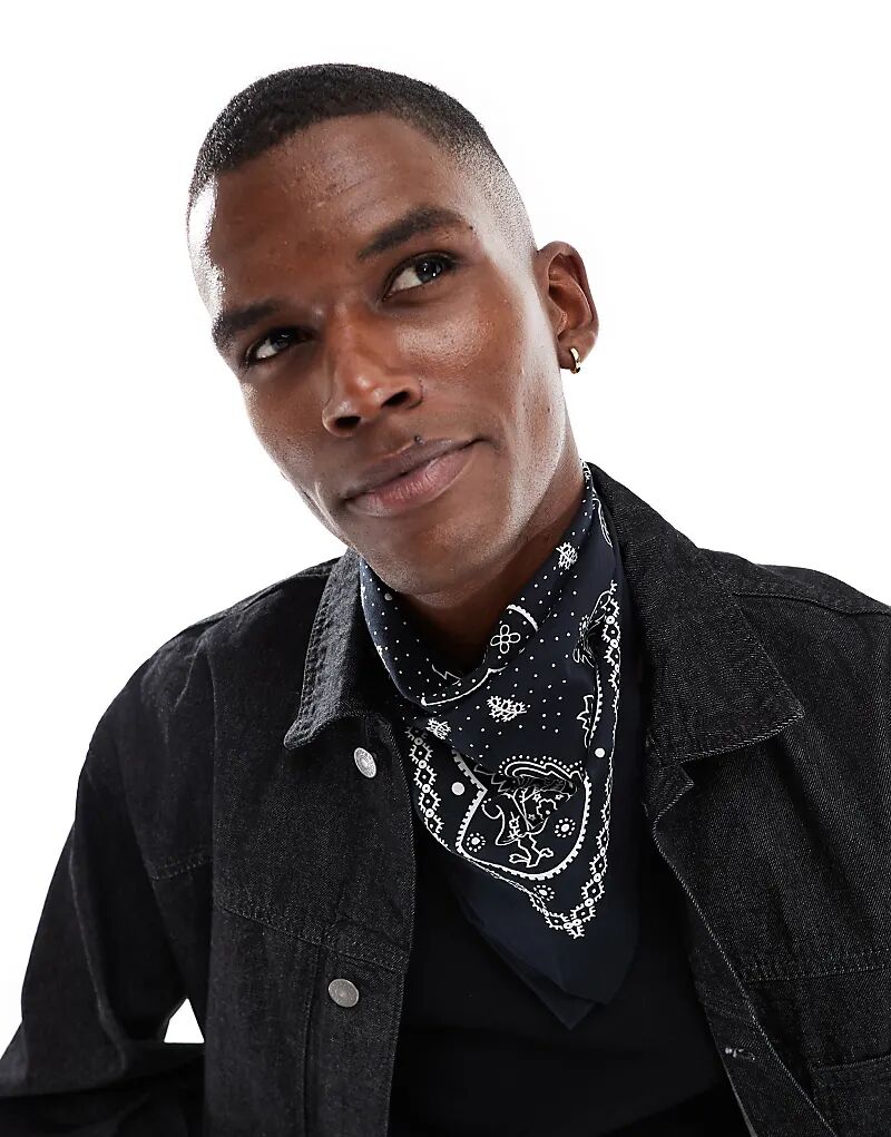 Бандана Levi's с принтом пейсли черного цвета
Бандана Levi's с принтом пейсли черного цвета