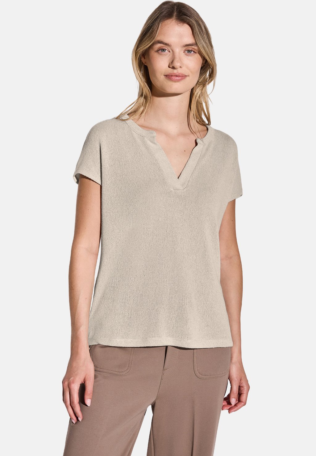 Базовая футболка Street One, песочный
Базовая футболка Street One, песочный