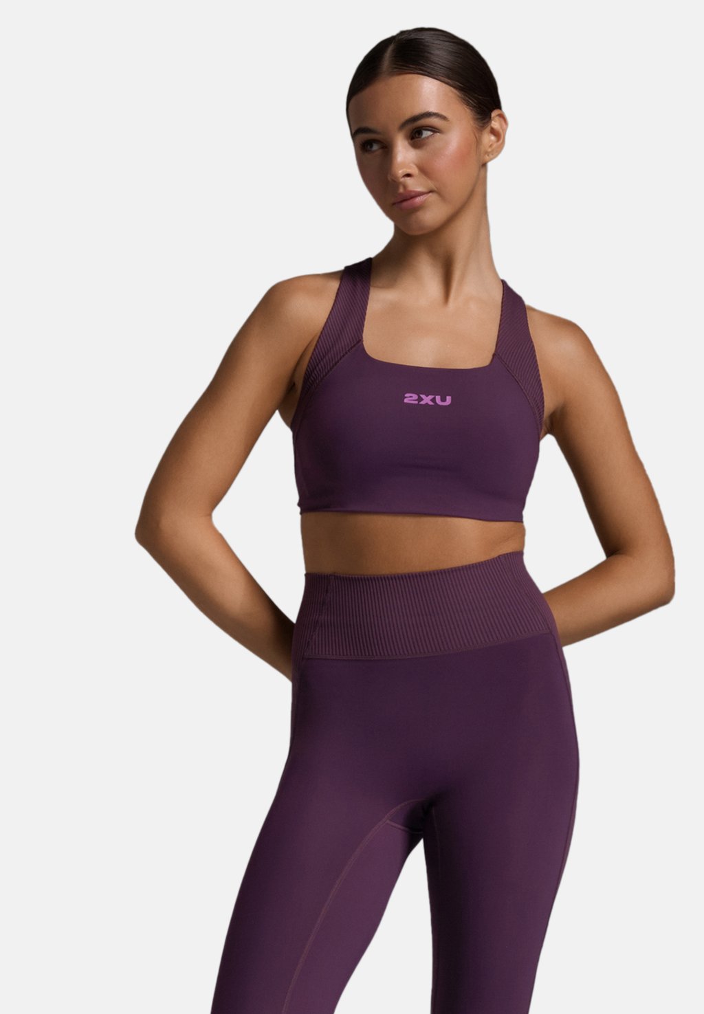 Спортивный бюстгальтер средней поддержки 2XU, сиреневый
Спортивный бюстгальтер средней поддержки 2XU, сиреневый