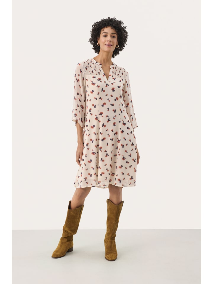 Платье ElkaPW, прямого кроя, с разноцветными мини-цветами и размытым узором PART TWO
Платье ElkaPW, прямого кроя, с разноцветными мини-цветами и размытым узором PART TWO