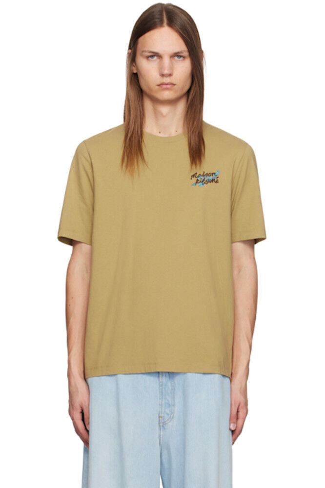 Футболка цвета хаки с изображением падающих листьев Maison Kitsuné
Футболка цвета хаки с изображением падающих листьев Maison Kitsuné