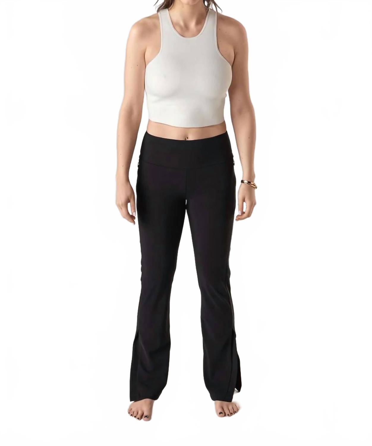 Узкие расклешенные гольф-брюки черные Foreplay Golf
Узкие расклешенные гольф-брюки черные Foreplay Golf