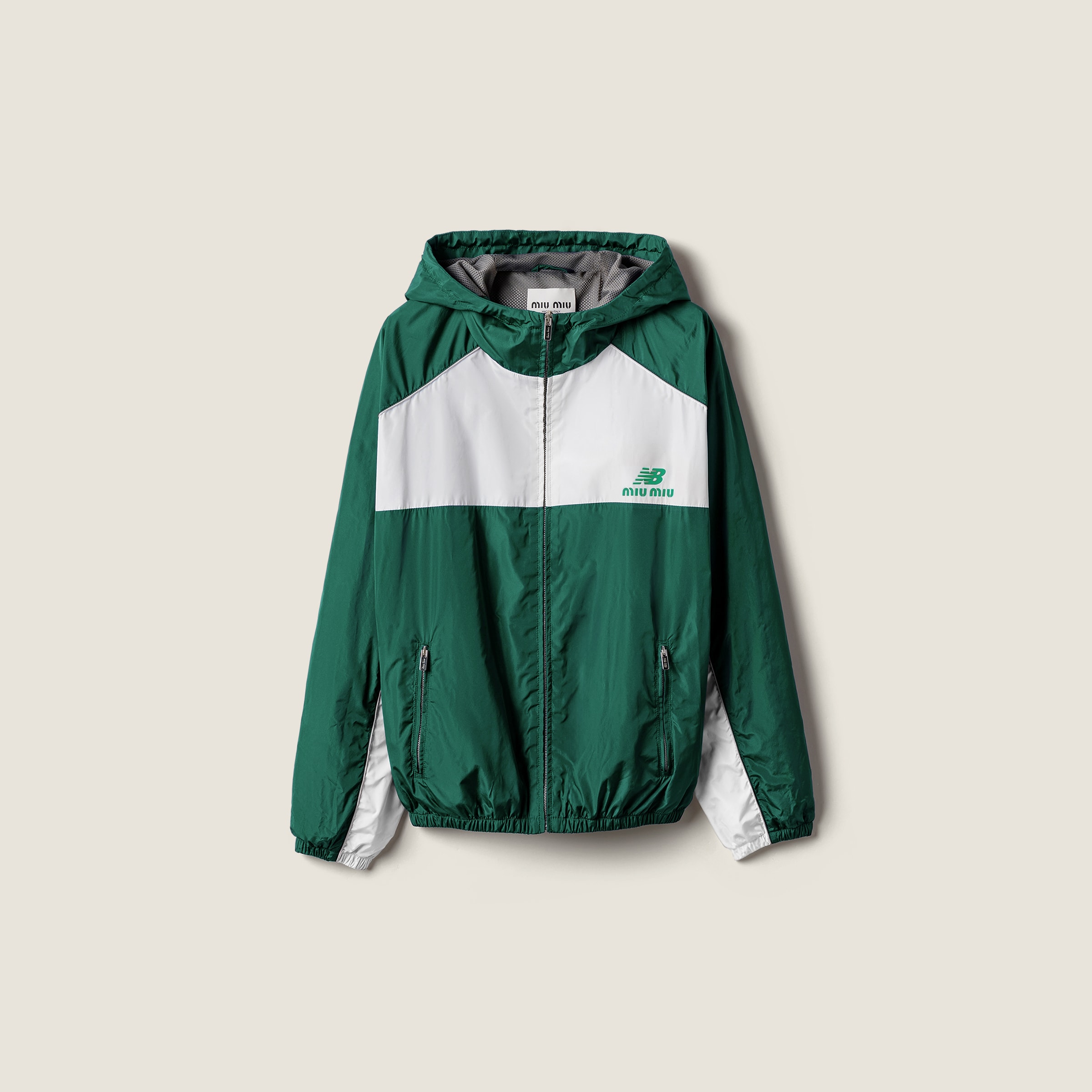 Толстовка-куртка из технического поплина MIU MIU, зеленый/белый
Толстовка-куртка из технического поплина MIU MIU, зеленый/белый