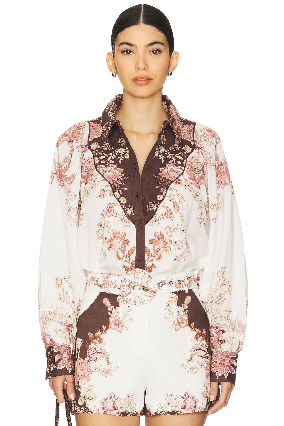 Рубашка на плечах Hemant And Nandita, white
Рубашка на плечах Hemant And Nandita, white