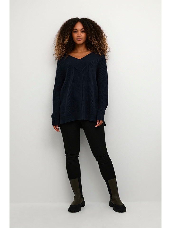 Темно-синий свитер CULTURE
Темно-синий свитер CULTURE