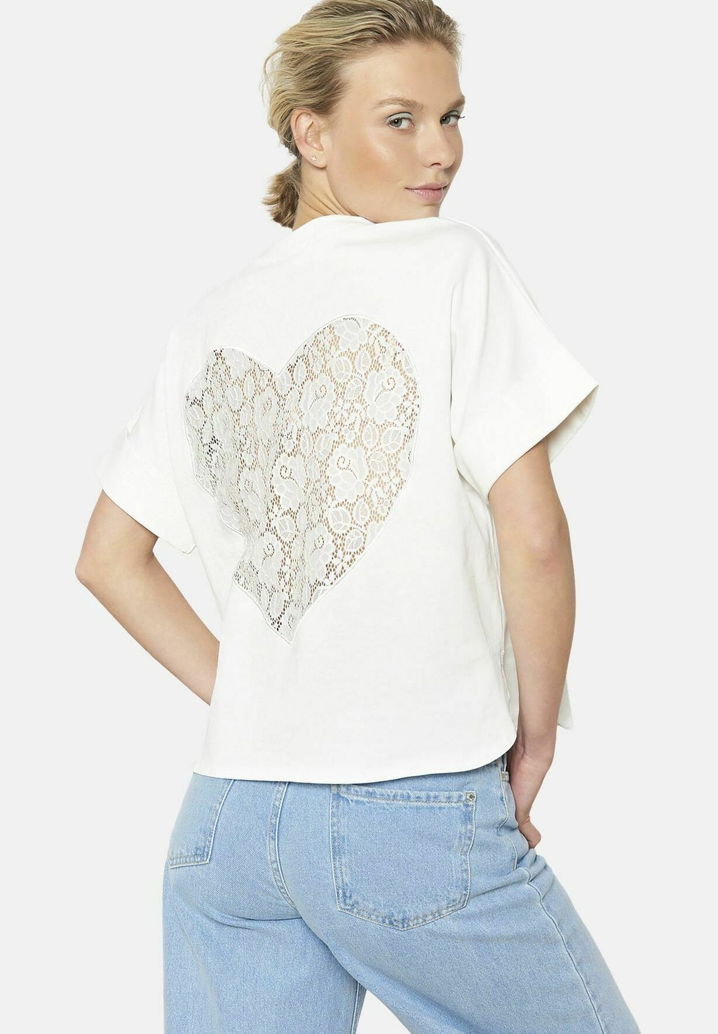 Футболка с принтом BOXY LolaLiza, кремовый, Бежевый, Футболка с принтом BOXY LolaLiza, кремовый
Футболка с принтом BOXY LolaLiza, кремовый, Бежевый, Футболка с принтом BOXY LolaLiza, кремовый