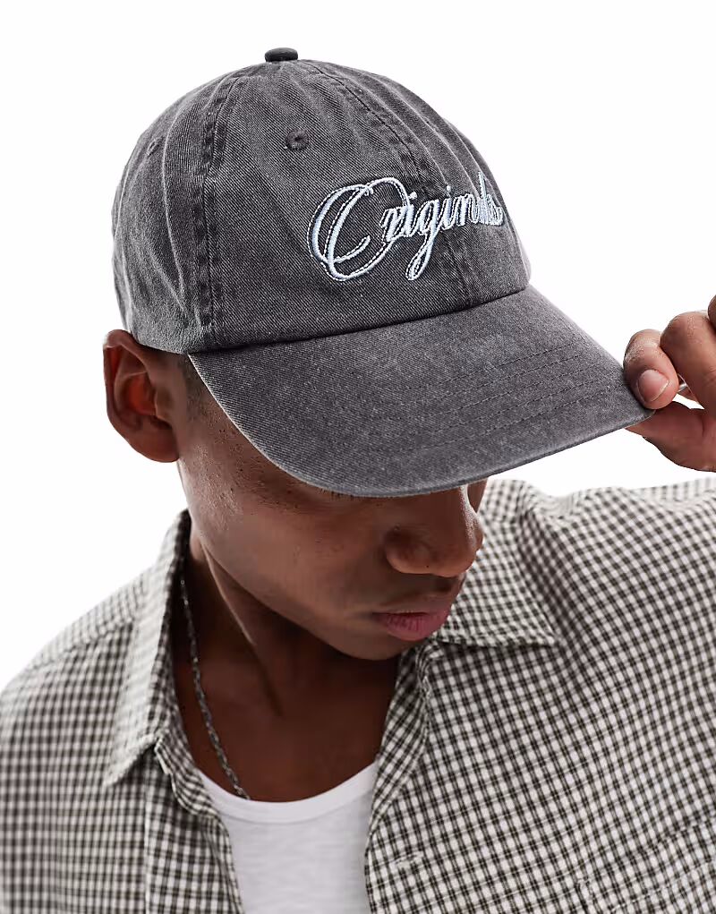 Кепка Jack & Jones черного цвета с логотипом
Кепка Jack & Jones черного цвета с логотипом