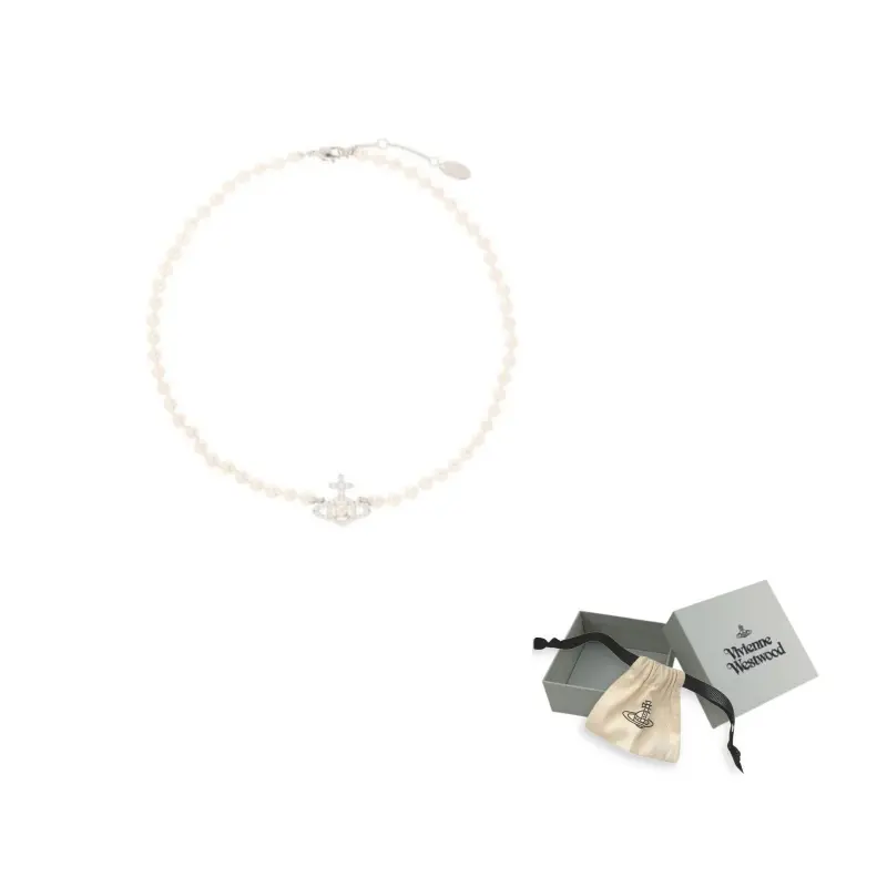 Кулон Orb с декоративным ожерельем Vivienne Westwood
Кулон Orb с декоративным ожерельем Vivienne Westwood