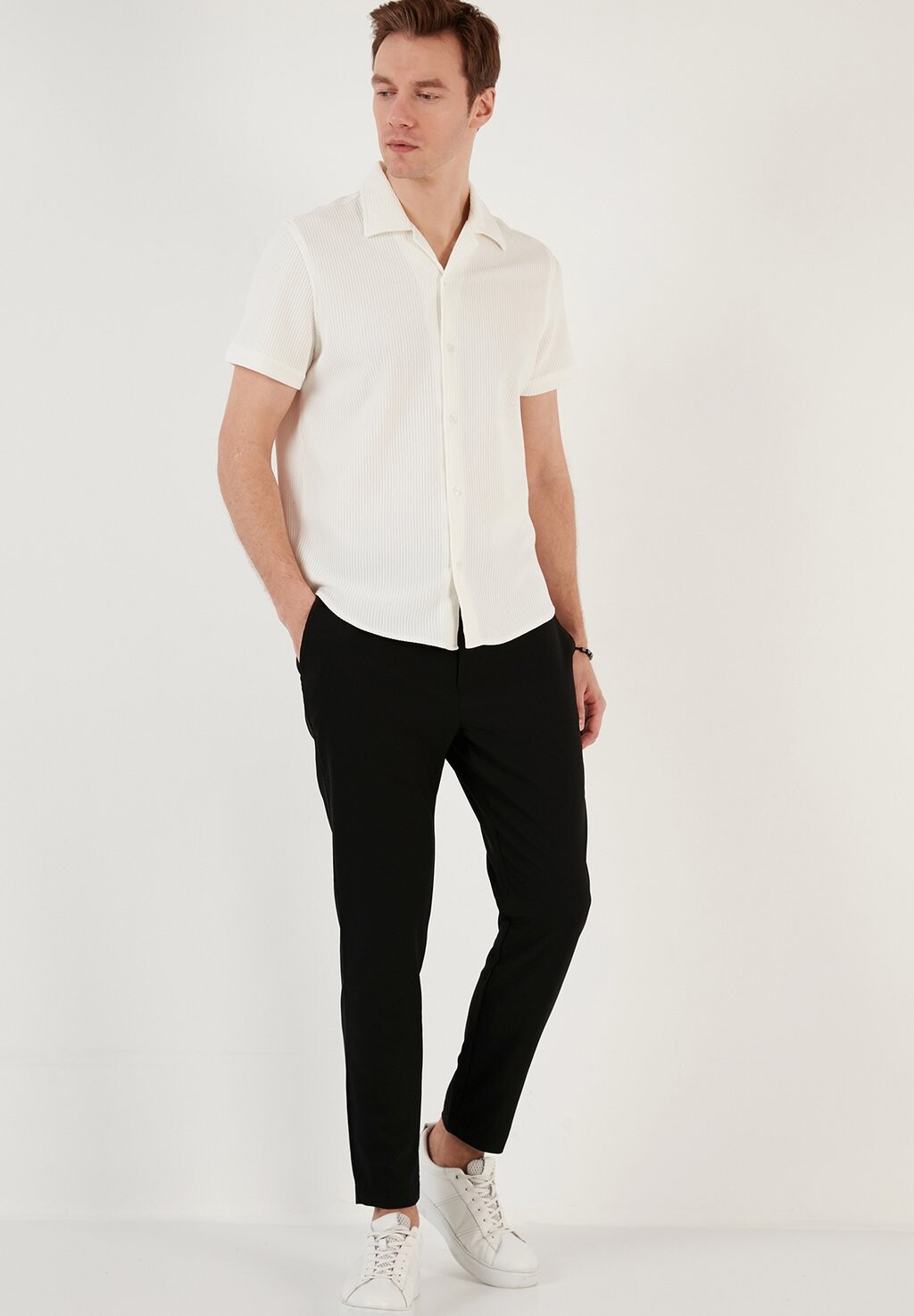 Рубашка REGULAR FIT Buratti, кремовый
Рубашка REGULAR FIT Buratti, кремовый