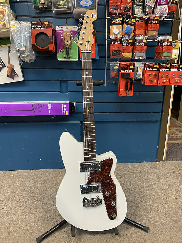 Электрогитара Reverend Jetstream RB with Rosewood Fretboard 2022 - Present - Transparent White
Электрогитара Reverend Jetstream RB with Rosewood Fretboard 2022 - Present - Transparent White