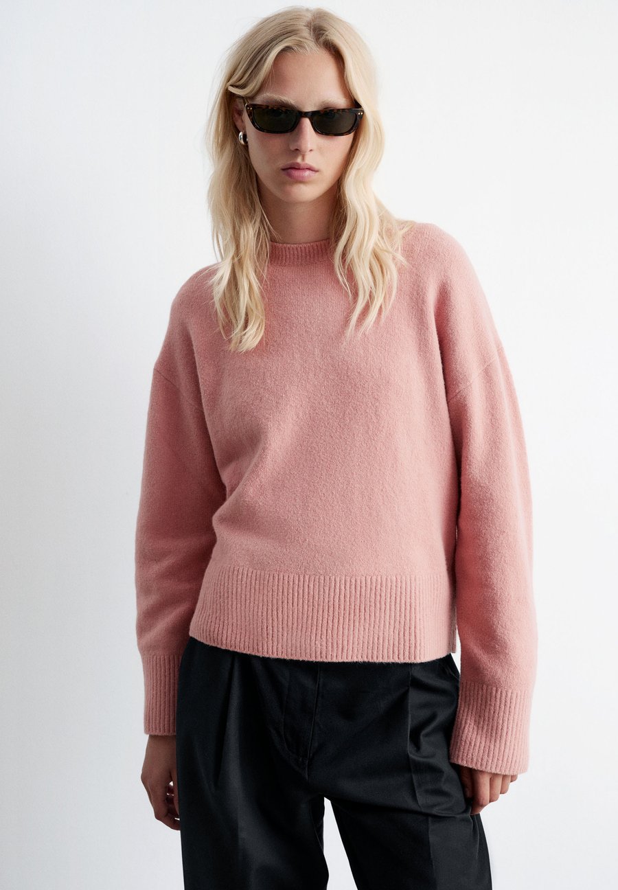 Джемпер & other stories RELAXED, Dusty Pink/Light Pink
Джемпер & other stories RELAXED, Dusty Pink/Light Pink