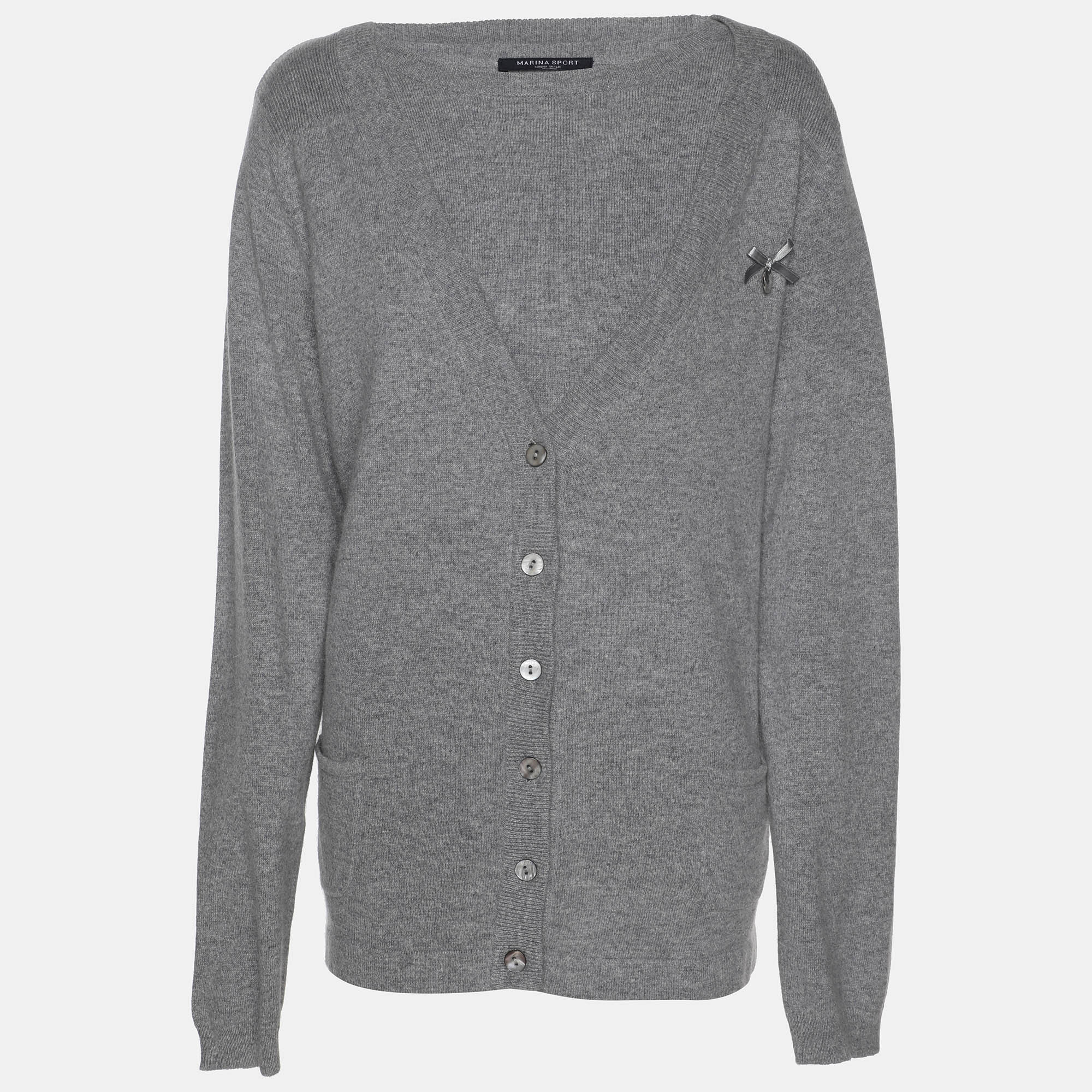 Комплект из серой трикотажной накидки и рубашки от Marina Sport By Marina Rinaldi
Комплект из серой трикотажной накидки и рубашки от Marina Sport By Marina Rinaldi