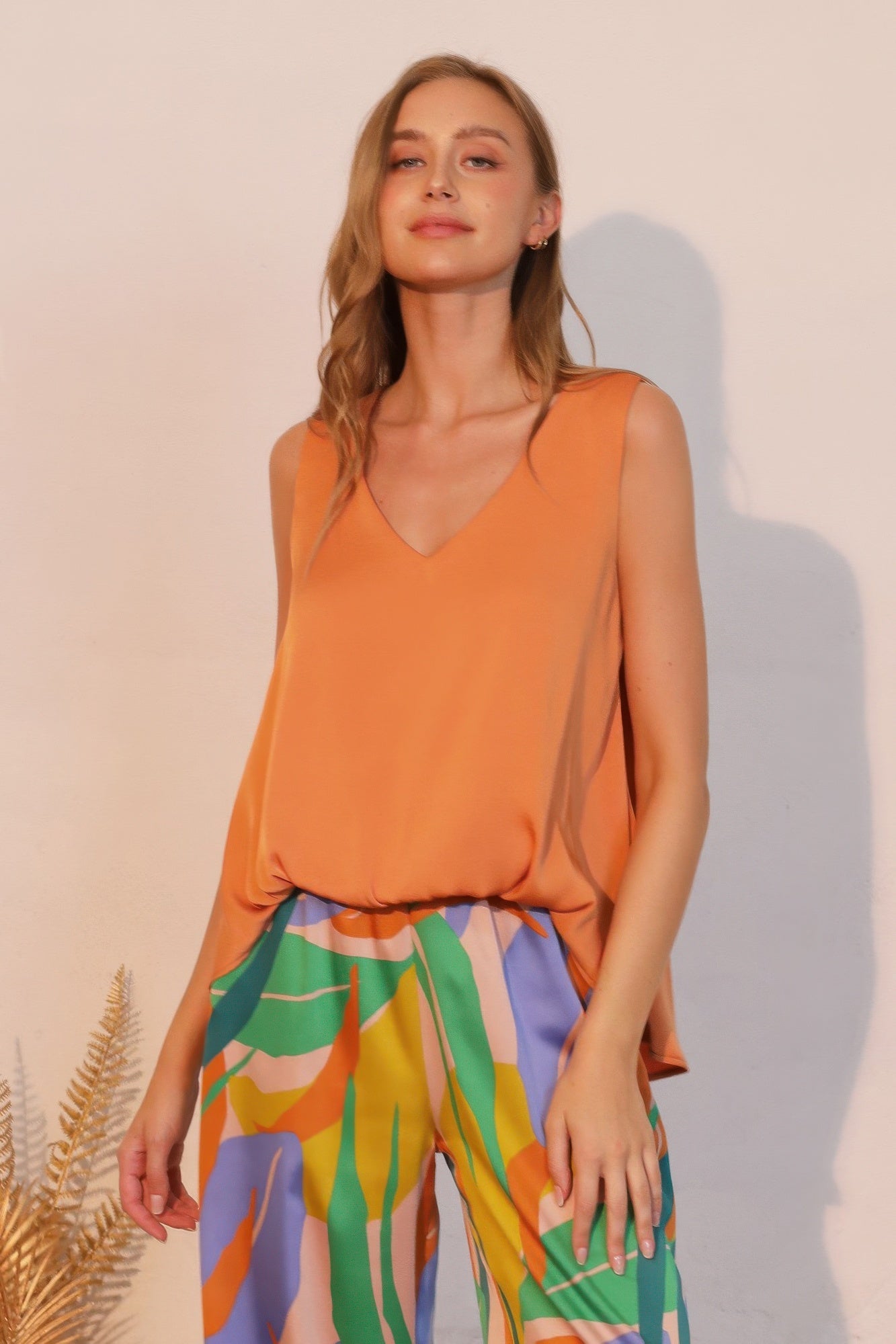 Топ из выстиранного полиэстера и шелка с защипами спереди TRUEDAMES, pumpkin
Топ из выстиранного полиэстера и шелка с защипами спереди TRUEDAMES, pumpkin