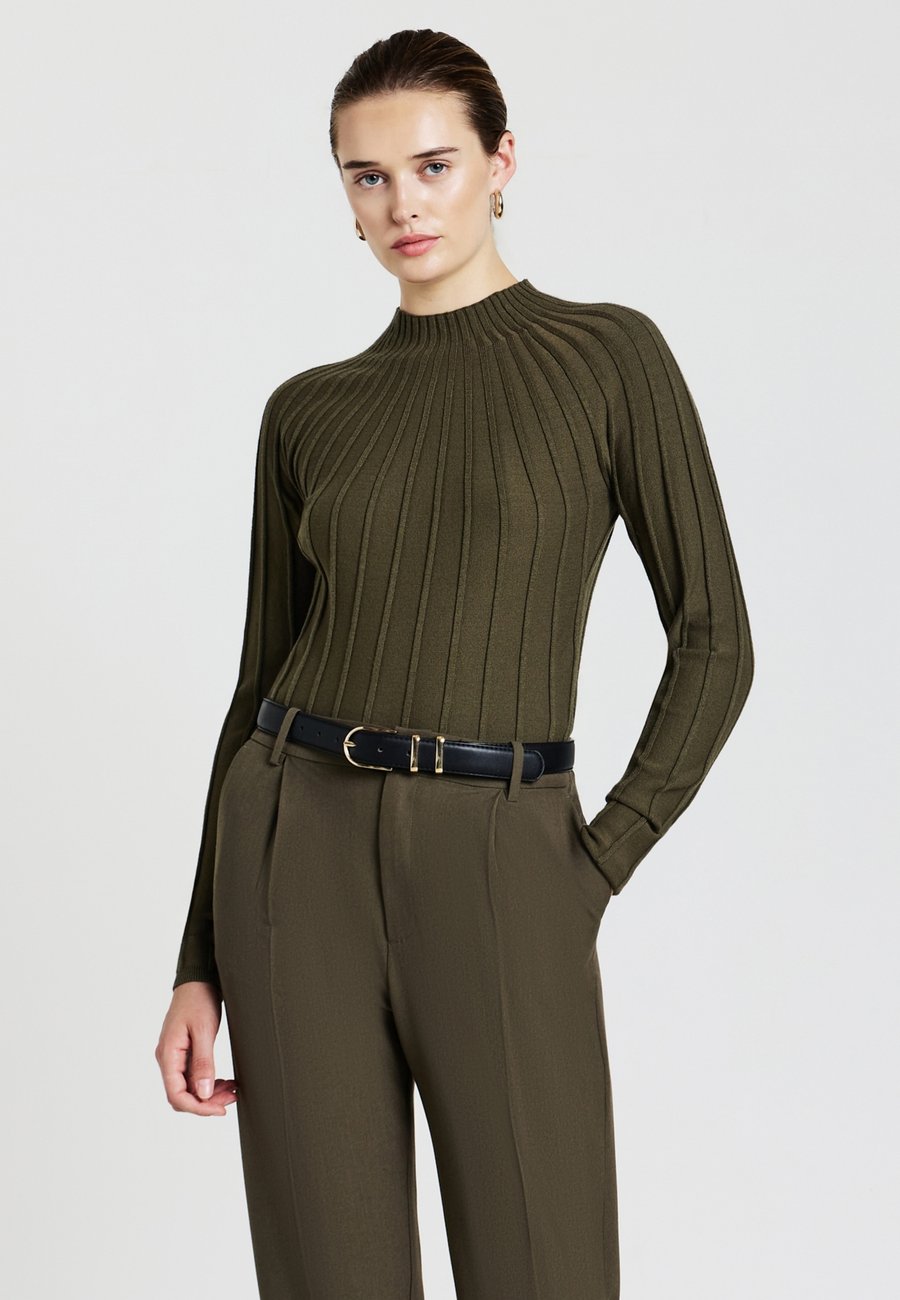 Джемпер Calliope Jumper, Verde Militare Scuro/Dark Green
Джемпер Calliope Jumper, Verde Militare Scuro/Dark Green
