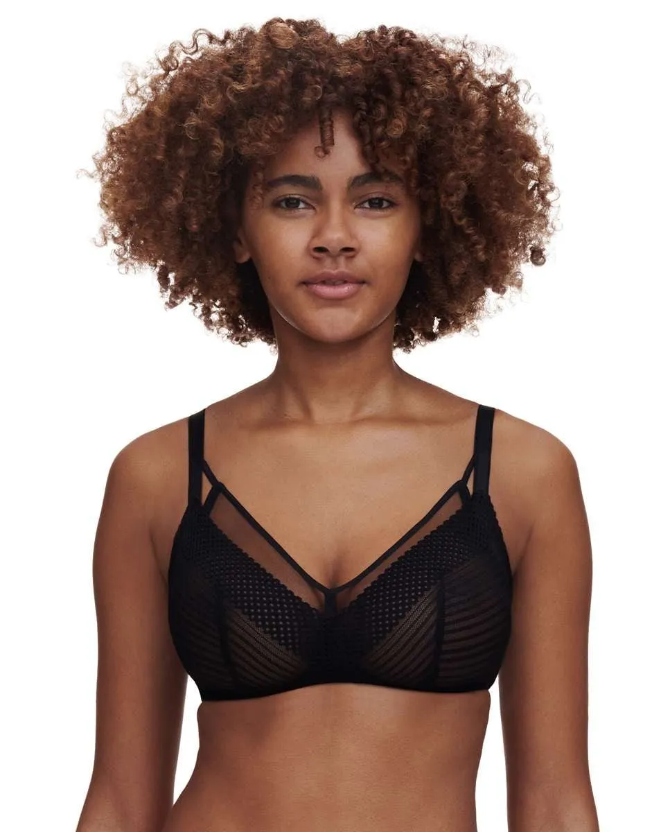 Бюстгальтер без косточек с графическим кружевом и фатином из линейки Play Chantelle, чёрный
Бюстгальтер без косточек с графическим кружевом и фатином из линейки Play Chantelle, чёрный