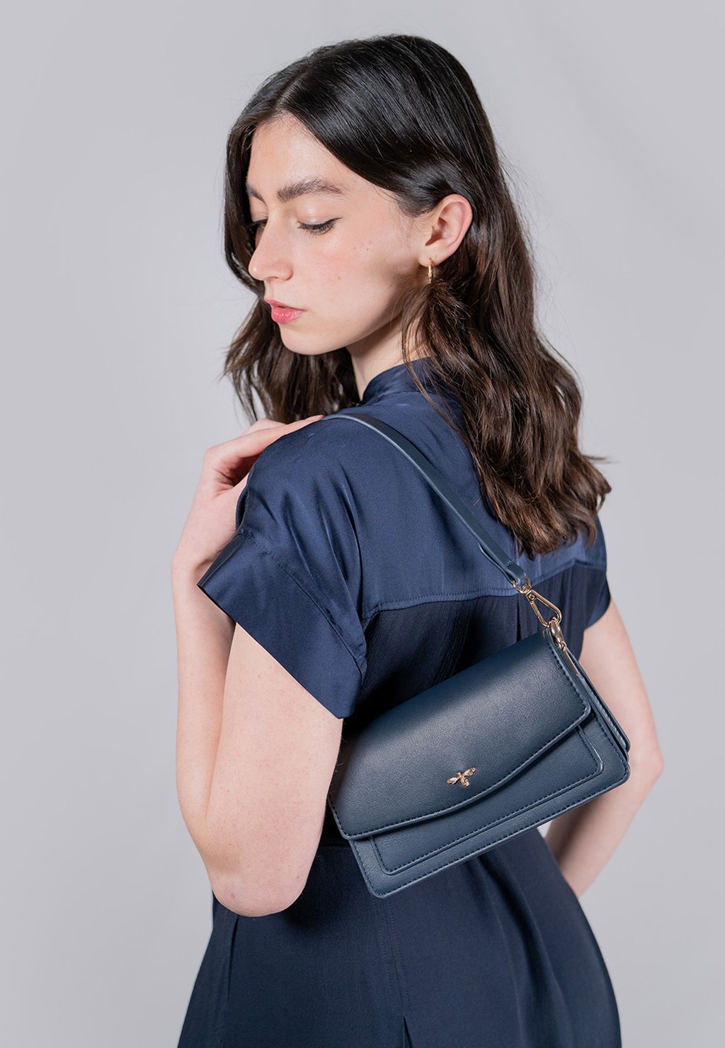 Сумка через плечо DITSY - Across body bag FABLE ENGLAND, темно-синий
Сумка через плечо DITSY - Across body bag FABLE ENGLAND, темно-синий