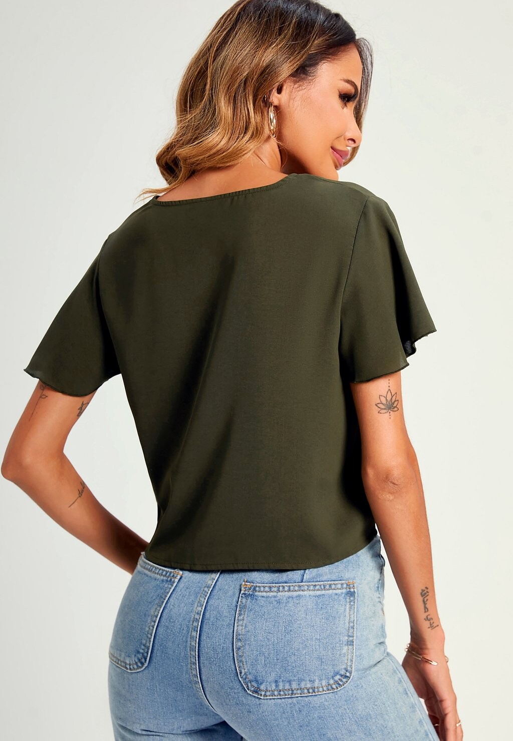 Блуза CUTE TIE KNOT FRONT BUTTONED SHORT SLEEVE CROP FS Collection, оливково-зеленый
Блуза CUTE TIE KNOT FRONT BUTTONED SHORT SLEEVE CROP FS Collection, оливково-зеленый