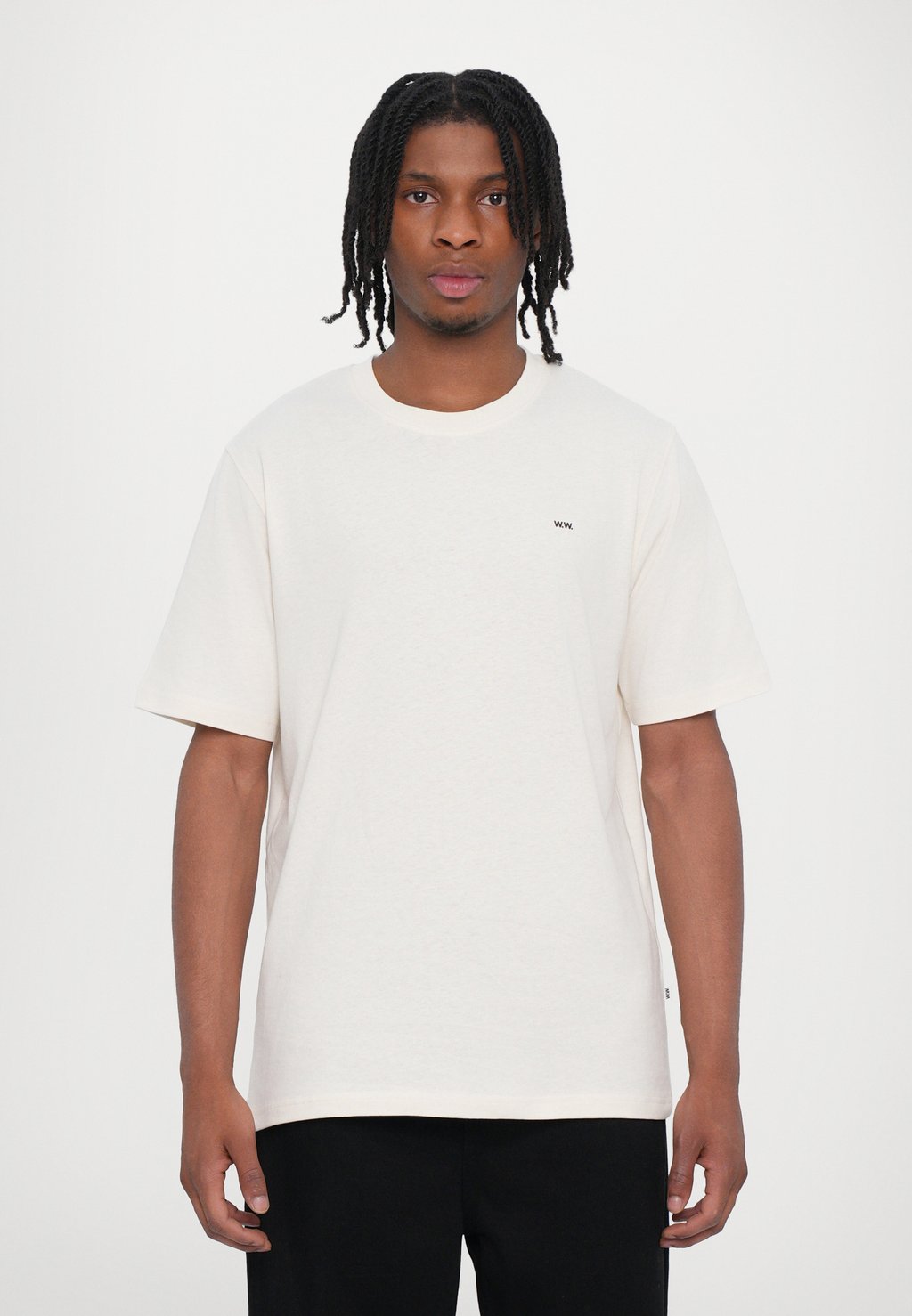 Базовая футболка ESSENTIAL SAMI CLASSIC WOOD WOOD, кремовый
Базовая футболка ESSENTIAL SAMI CLASSIC WOOD WOOD, кремовый