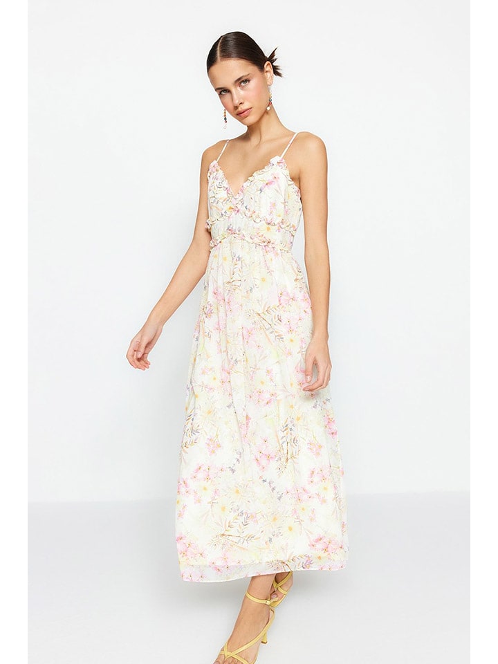 Длинное платье trendyol
Длинное платье trendyol