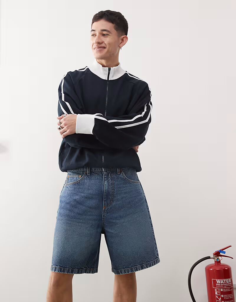 Шорты средней посадки COLLUSION X004 в цвете полустирка
Шорты средней посадки COLLUSION X004 в цвете полустирка