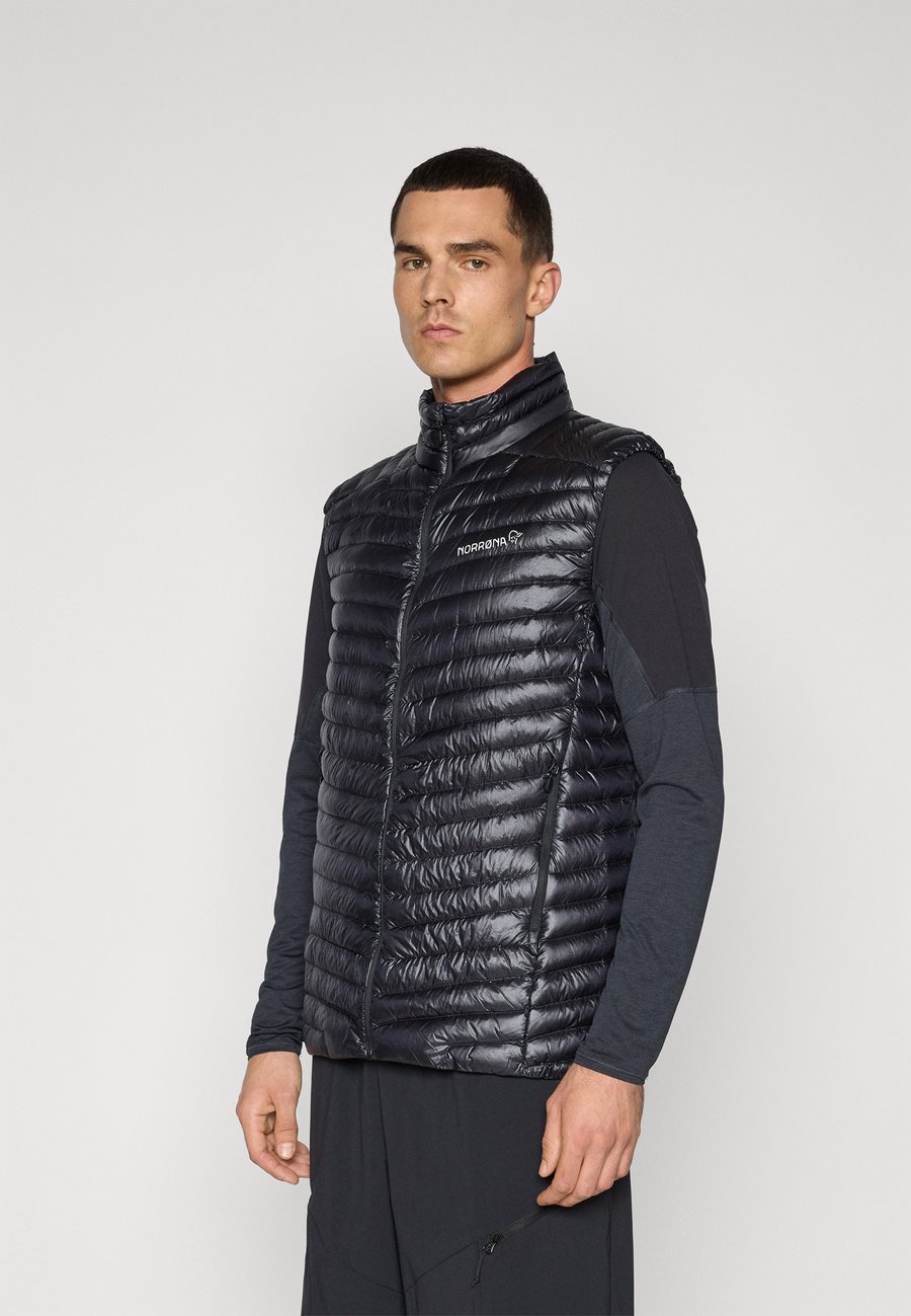 Куртка Norrøna TROLLVEGGEN SUPER LIGHT VEST, Caviar Black/Black
Куртка Norrøna TROLLVEGGEN SUPER LIGHT VEST, Caviar Black/Black