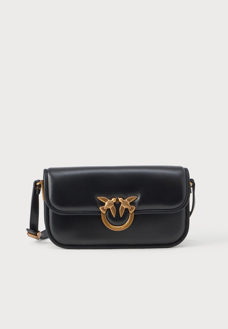 Сумка кросс-боди Pinko LOVE BOX BAGUETTE, Nero/Antique Gold-Coloured/Black
Сумка кросс-боди Pinko LOVE BOX BAGUETTE, Nero/Antique Gold-Coloured/Black