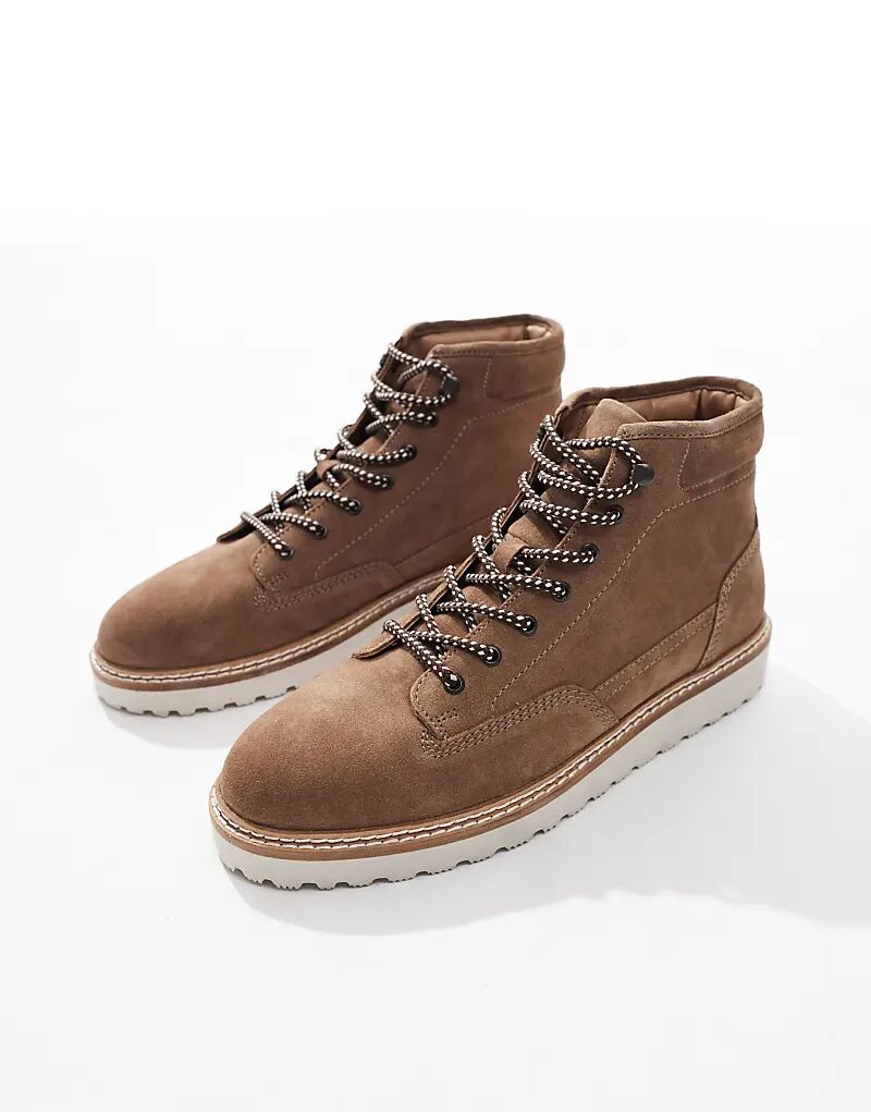 Ботинки ASOS DESIGN из замши цвета песчаника с походной шнуровкой
Ботинки ASOS DESIGN из замши цвета песчаника с походной шнуровкой